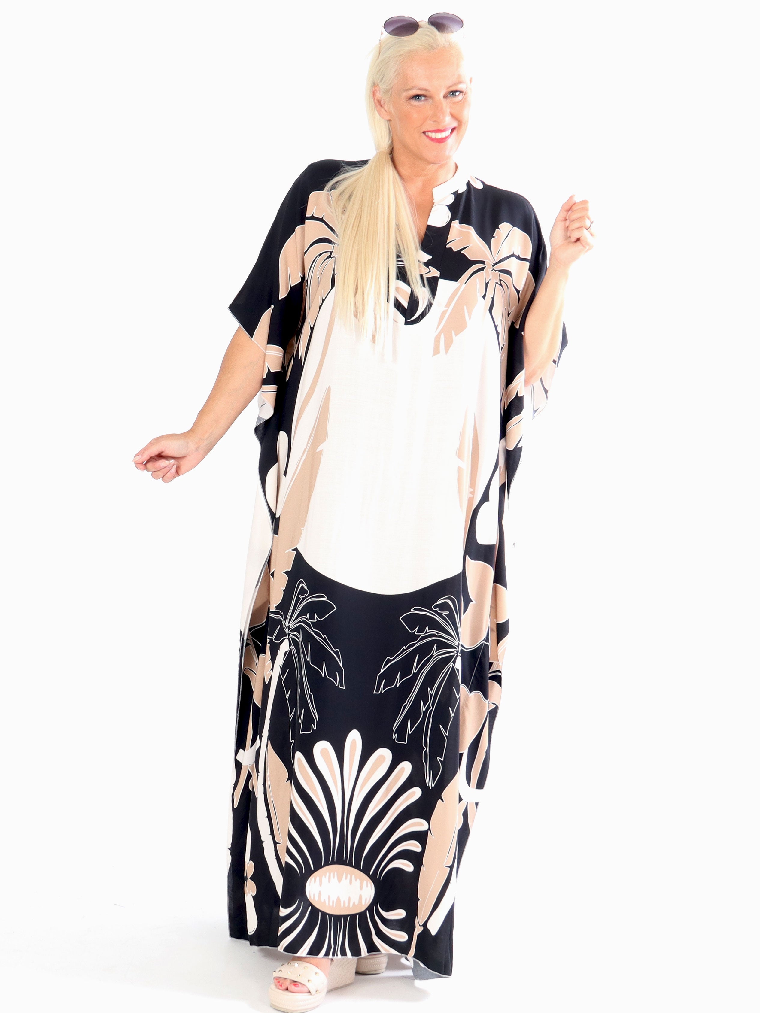 Ilya - Lång plus size klänning med fint mönster